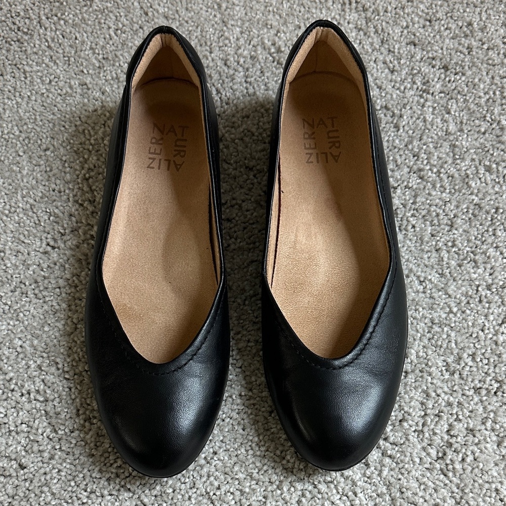 Naturalizer Black Leather Ballet Flats
